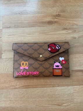 MCM Limited-Edition Envelope Clutch